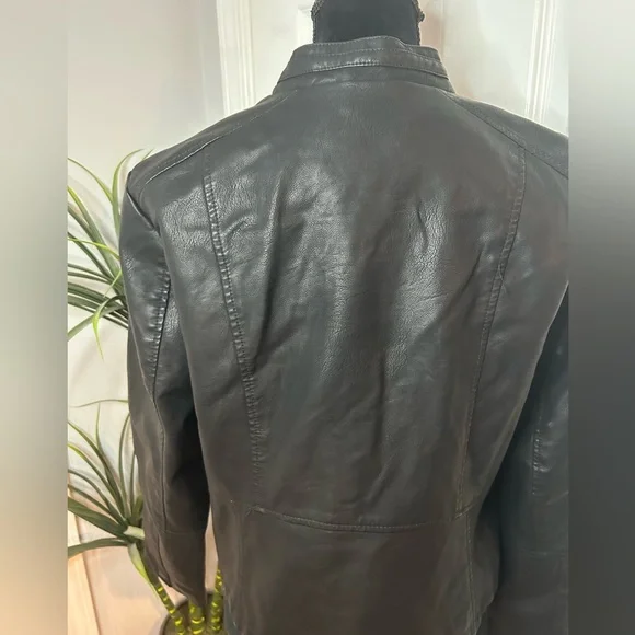 BACCINI Women’s Black Leather Jacket - Picture 6 of 9